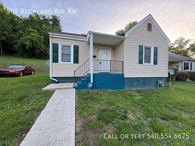 property at 909 Rockland Ave NW