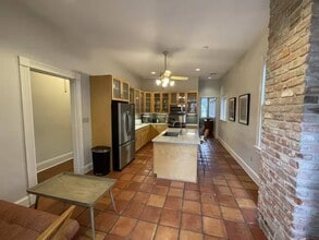 6021 Coliseum St in New Orleans, LA - Foto de edificio - Building Photo