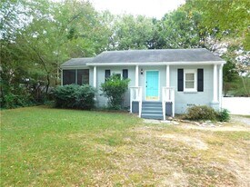 219 Parkview Dr SE in Marietta, GA - Building Photo