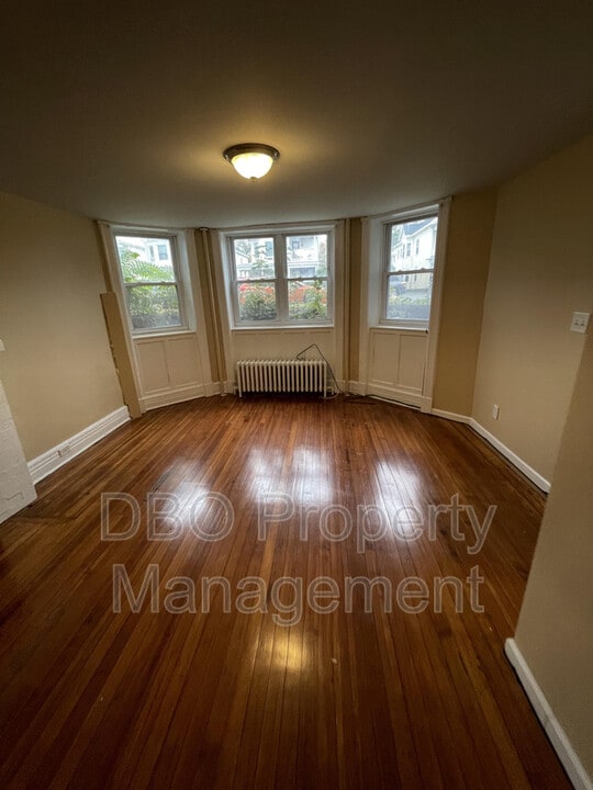 273 Western Ave in Albany, NY - Building Photo