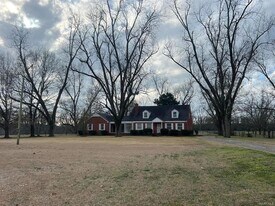 434 Co Rd 27 in Prattville, AL - Building Photo