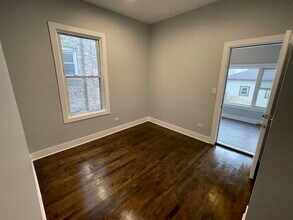 2442 N Lawndale Ave in Chicago, IL - Building Photo - Building Photo