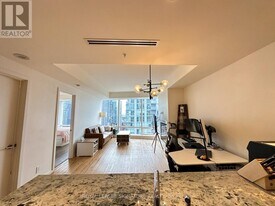 180 University Ave in Toronto, ON - Building Photo