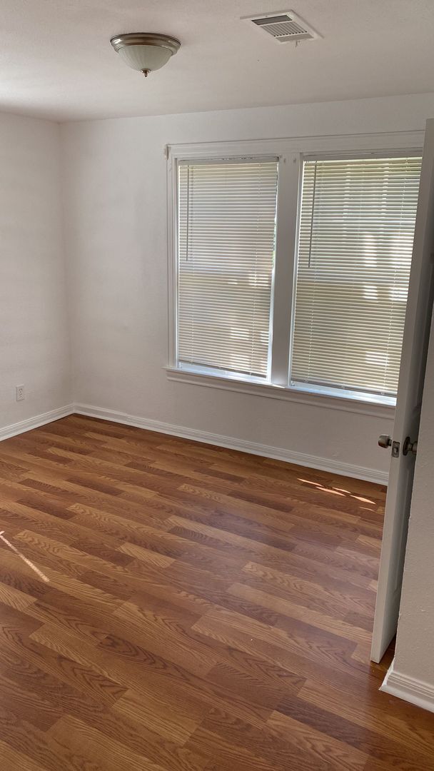 5584 Bigner Rd in Beaumont, TX - Building Photo - Building Photo