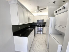 2480 Juniper Dr in Delray Beach, FL - Building Photo - Building Photo