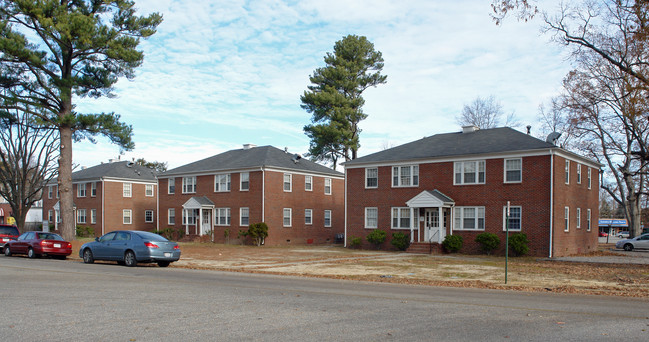 Wakefield Terrace Apartments in Petersburg, VA - Building Photo - Building Photo