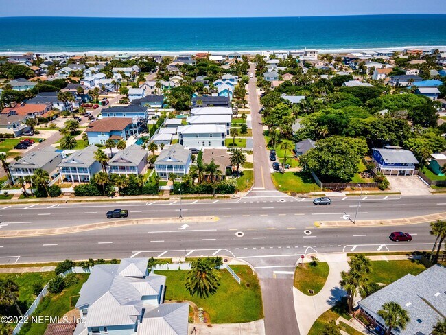 264 Davis St in Neptune Beach, FL - Building Photo - Building Photo