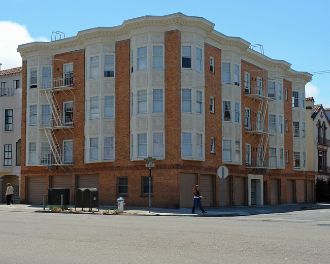 1701 Beach St in San Francisco, CA - Building Photo - Building Photo