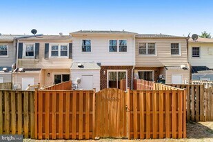 14625 Earlham Ct in Woodbridge, VA - Building Photo