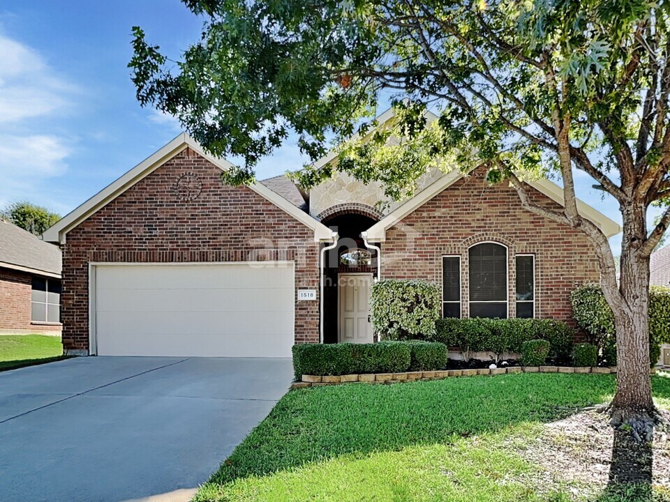 1518 Melanie Trail in Midlothian, TX - Building Photo