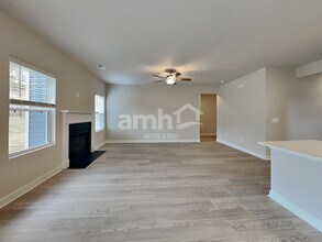 206 Granby Trl in Easley, SC - Foto de edificio - Building Photo