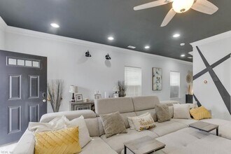 377 Leeland Ave in Hampton, VA - Building Photo - Building Photo