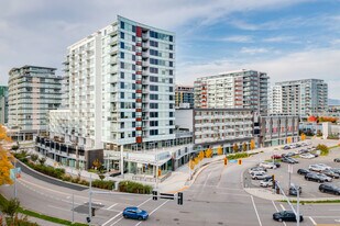 Oval Village in Richmond, BC - Building Photo