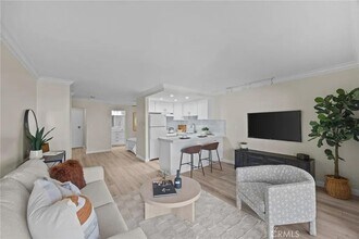 101 Scholz Plaza in Newport Beach, CA - Building Photo - Building Photo