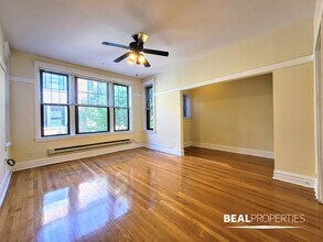 723 W Barry Ave in Chicago, IL - Foto de edificio - Building Photo