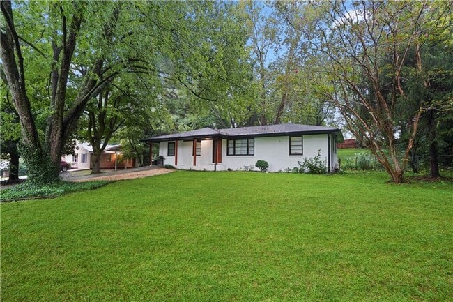 property at 1847 Elmwood Dr