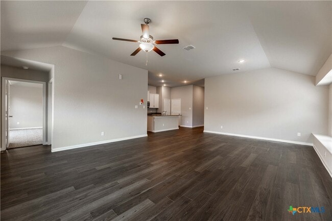 1120 Eagle Xing in Seguin, TX - Building Photo - Building Photo