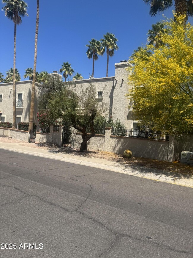 property at 4813 N 73rd St