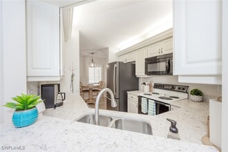2885 Citrus Lake Dr in Naples, FL - Building Photo - Building Photo