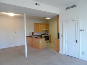 Abodes Downtown (Franklin Apts and KOT) in Bloomington, IN - Foto de edificio - Building Photo