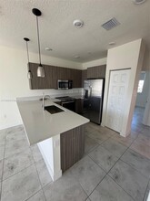 10295 NW 64th Terrace in Doral, FL - Building Photo - Building Photo
