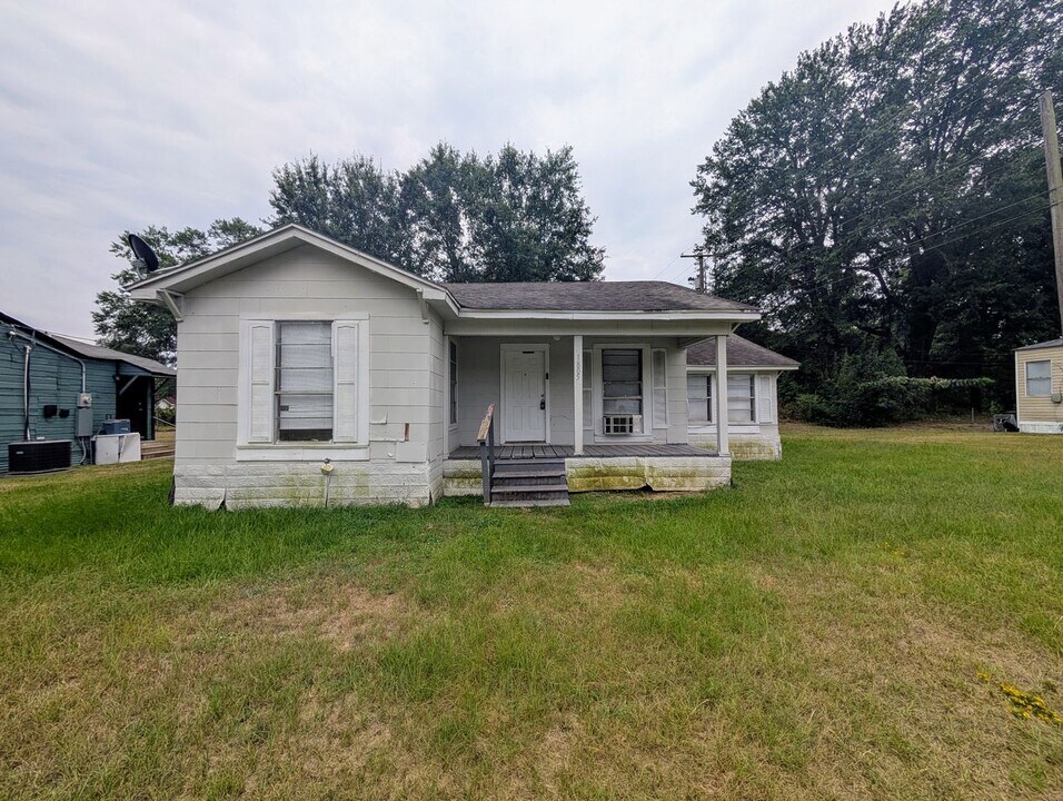 1805 W 24th St in Texarkana, TX - Building Photo