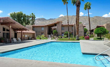 1050 Ramon Rd in Palm Springs, CA - Building Photo - Building Photo