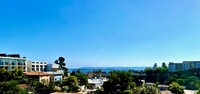 Curlew Apartments in San Diego, CA - Foto de edificio - Building Photo