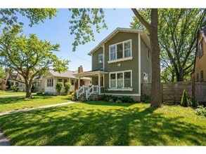 241 Russell Ave S in Minneapolis, MN - Building Photo - Building Photo