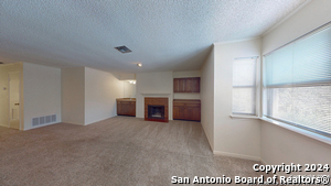 7738 Chambers Rd in San Antonio, TX - Foto de edificio - Building Photo