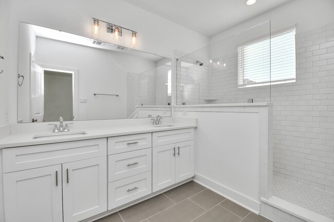 9024 Laverne Laurel Ln