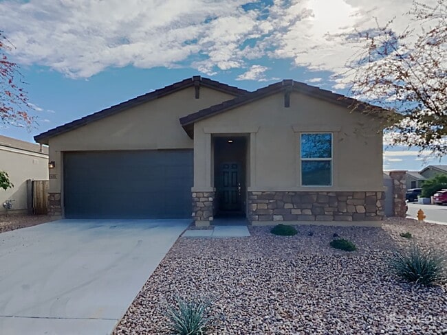 property at 605 W Cholena Trail