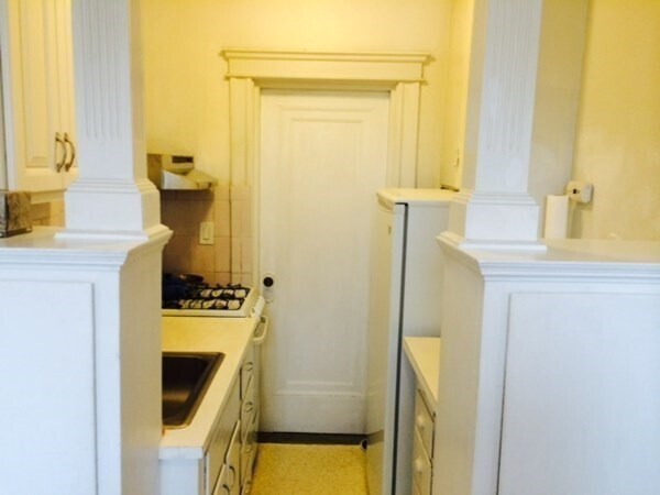 120 Riverway in Boston, MA - Building Photo