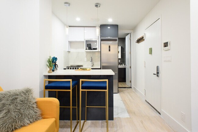 1597 York Ave in New York, NY - Building Photo - Building Photo