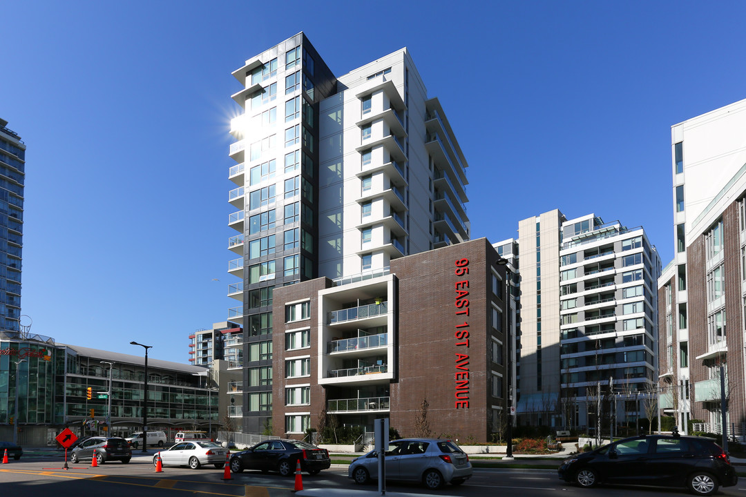 The Creek in Vancouver, BC - Building Photo