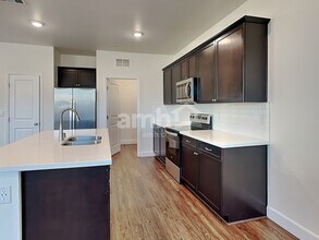 2010 Tuch Wy in North Las Vegas, NV - Building Photo - Building Photo