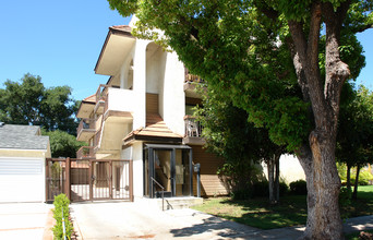 729 W Dryden St in Glendale, CA - Building Photo - Building Photo