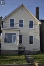 14 Halliday St in Brockville, ON - Building Photo - Building Photo