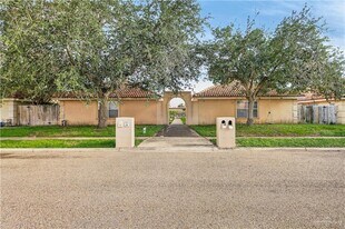 18 Redbud Ave in McAllen, TX - Building Photo