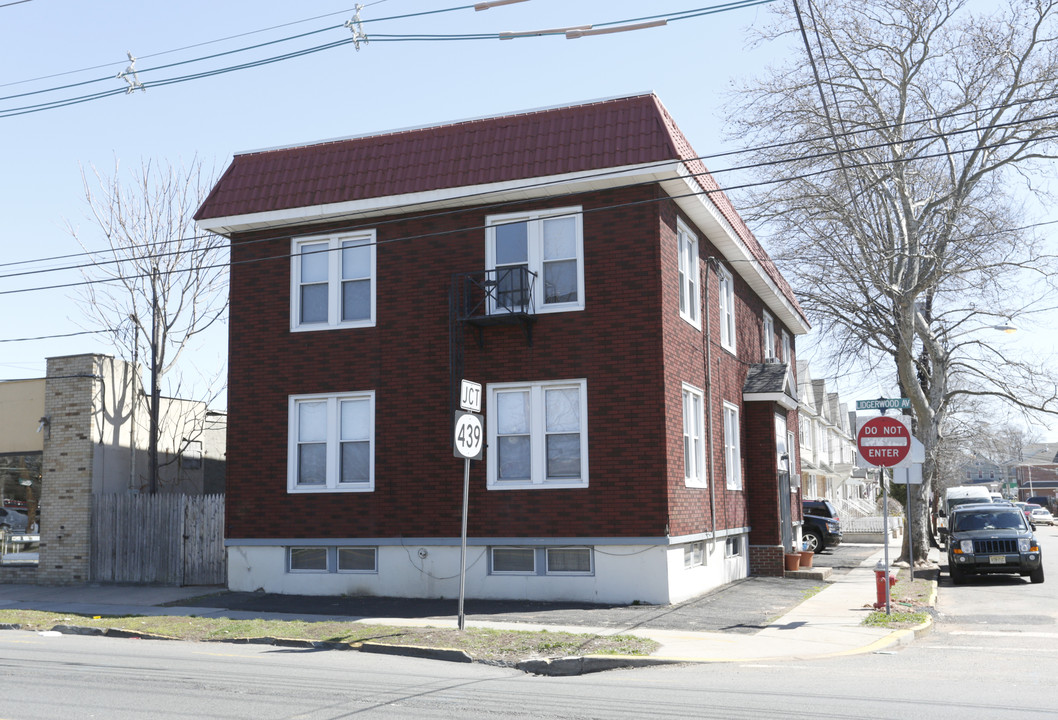 961 Meredith Ave in Elizabeth, NJ - Building Photo