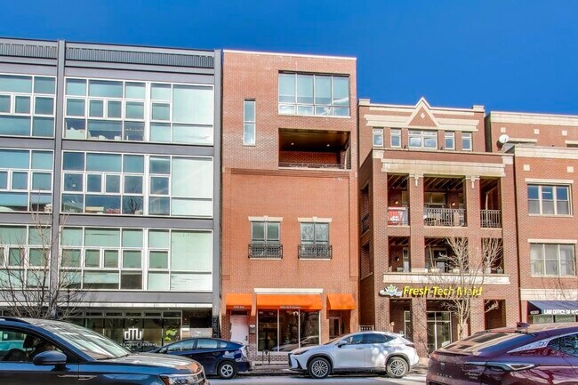 1534 W Fullerton Ave in Chicago, IL - Building Photo - Building Photo