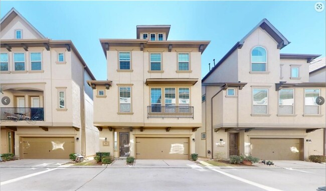 property at 454 N Live Oak St