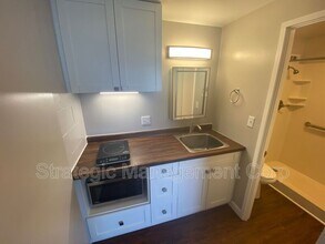 1301 Lusitana St in Honolulu, HI - Building Photo - Building Photo