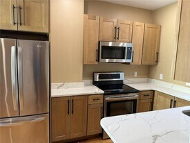 33 Ann St in Newport, RI - Building Photo