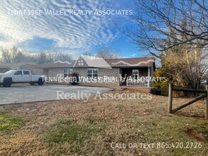 900 Kirk Ave in Lenoir City, TN - Building Photo - Building Photo