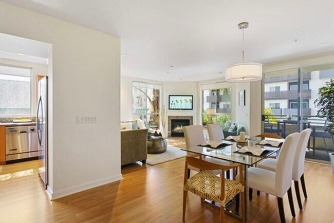 1222 S Westgate Ave in Los Angeles, CA - Building Photo - Building Photo