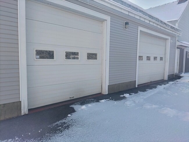 218 College Ave, Unit Auto Detail Shop in Waterville, ME - Building Photo - Building Photo