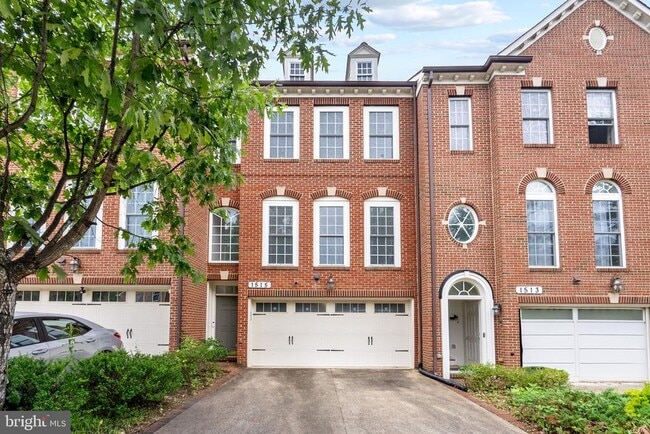 property at 1515 Regent Manor Ct
