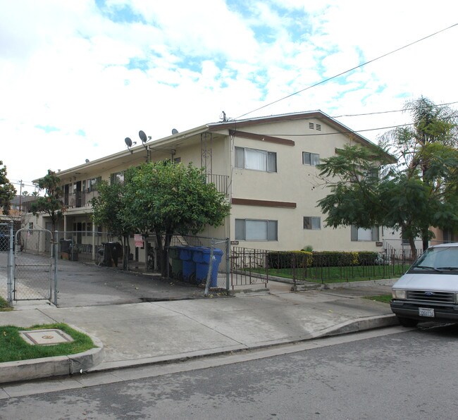 5246 Riverton Ave in North Hollywood, CA - Building Photo - Building Photo