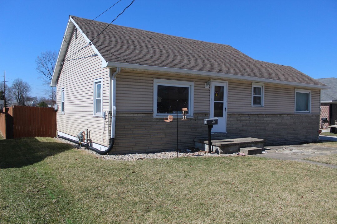 116 N Grant St in Brownsburg, IN - Building Photo